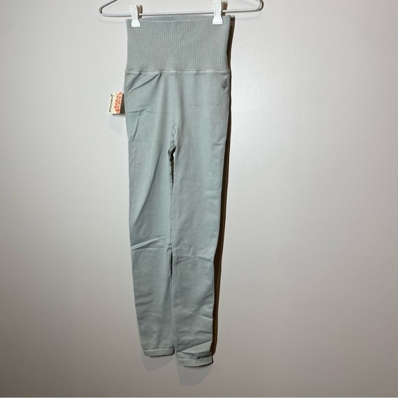 NWT Free People Movement Good Karma Leggings in Sea Glass size XS/S - Picture 9 of 10